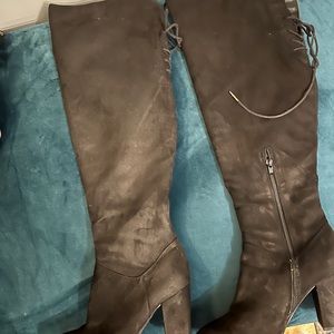 Women’s Used Over the Knee High Black Boots